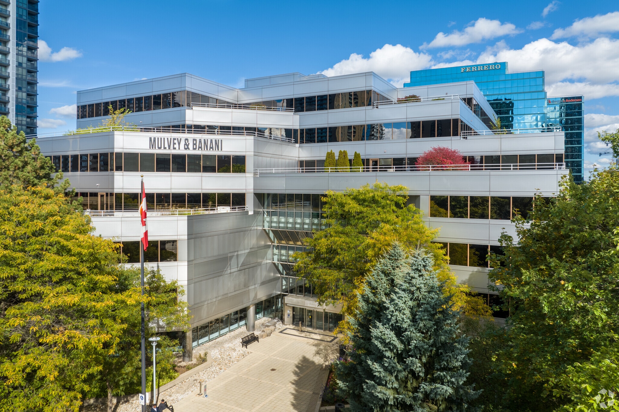 90 Sheppard Ave E, Toronto, ON à louer Photo du bâtiment- Image 1 de 23