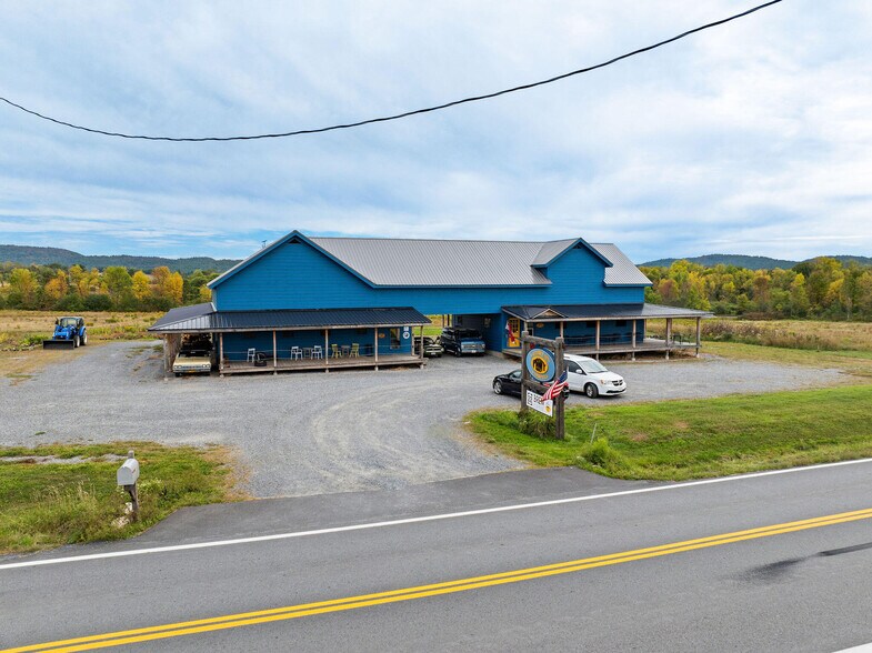 1502 NY-22, Essex, NY à vendre - Photo du bâtiment - Image 2 de 25