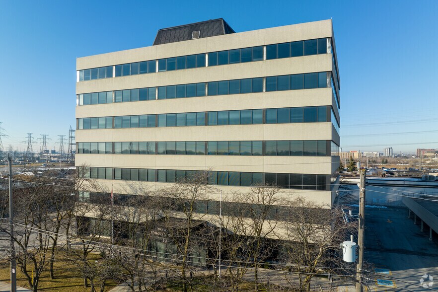10 Kelfield St, Toronto, ON à louer - Photo du bâtiment - Image 2 de 3