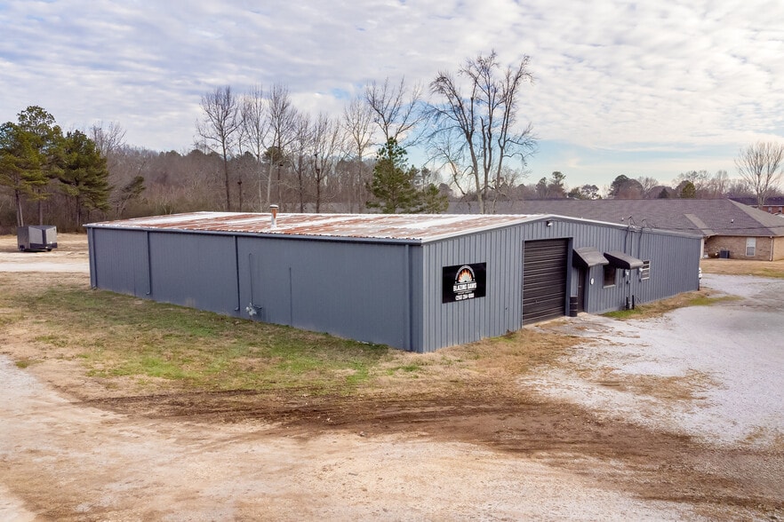 3908 Cloverdale Rd, Florence, AL for sale - Building Photo - Image 2 of 31