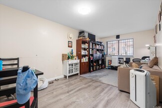 Plus de détails pour 86-18 57th Rd, Elmhurst, NY - Multi-résidentiel à vendre