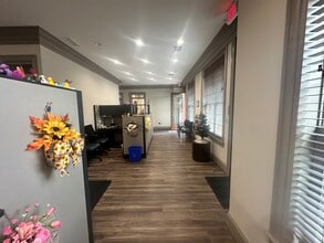 514 W Maple St, Cumming, GA for lease Interior Photo- Image 2 of 11