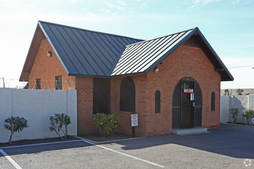 204 S Mesa Dr, Mesa, AZ for lease - Primary Photo - Image 1 of 29