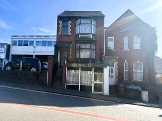 Plus de détails pour Queens Hl, Newport - Commerce de détail à vendre