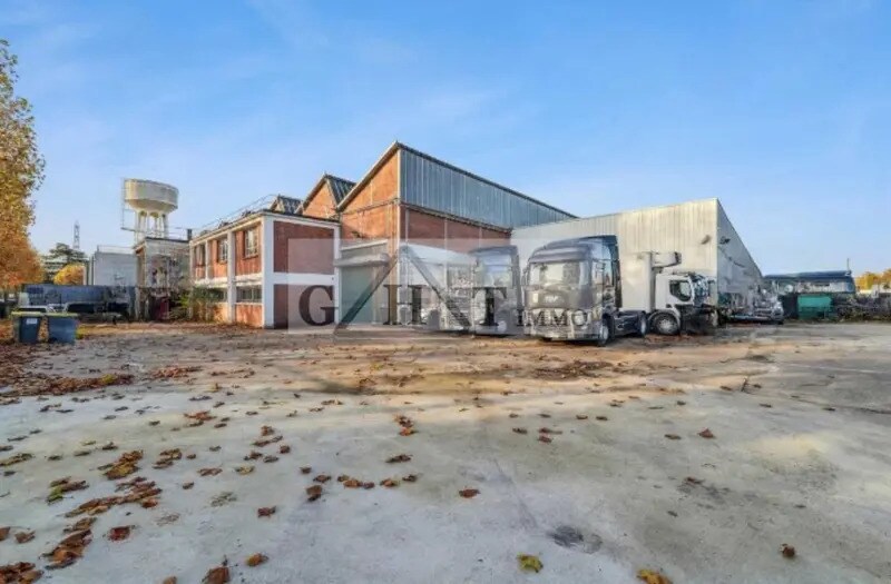 Industriel dans Villeneuve-la-Garenne à louer - Photo du bâtiment - Image 2 de 3