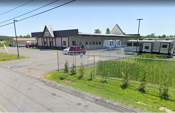 60 Trade Rd, Plattsburgh, NY à louer Photo du bâtiment- Image 2 de 6