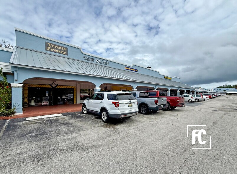 2821 SE Ocean Blvd, Stuart, FL à louer - Photo du bâtiment - Image 2 de 8