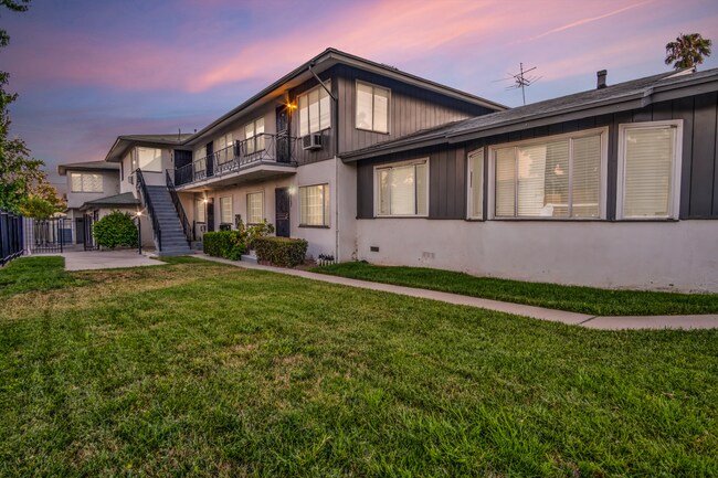 More details for 13226 Vanowen St, North Hollywood, CA - Multifamily for Sale