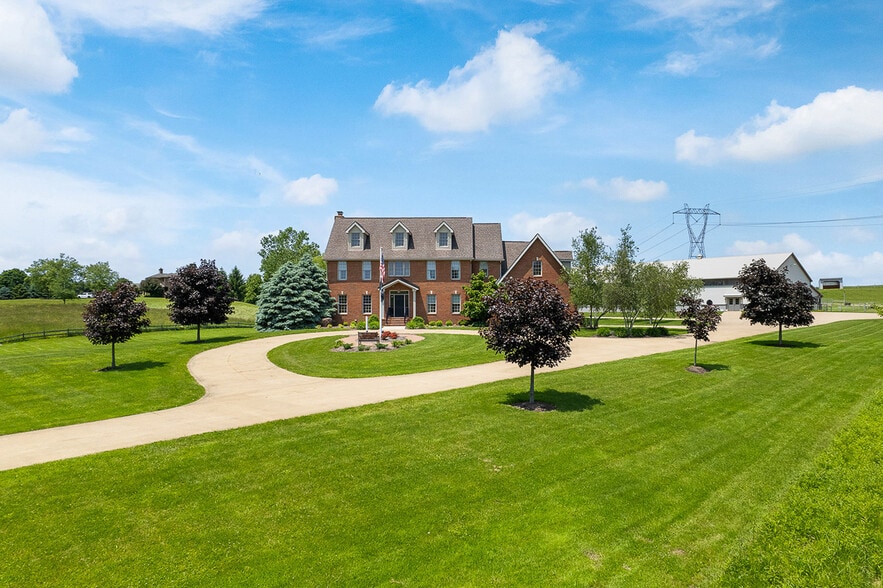 5495 Meese Rd NE, Louisville, OH à vendre - Photo du bâtiment - Image 3 de 49