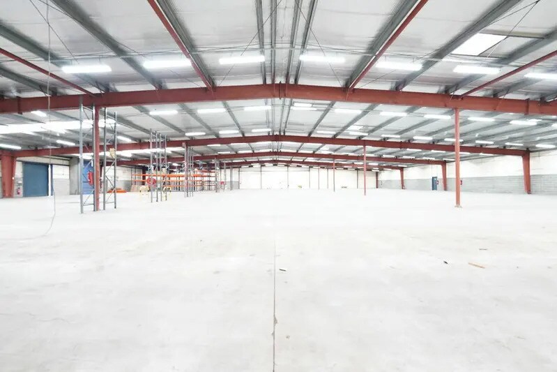 Flex dans Saint-Quentin-Fallavier à louer - Photo du bâtiment - Image 1 de 12