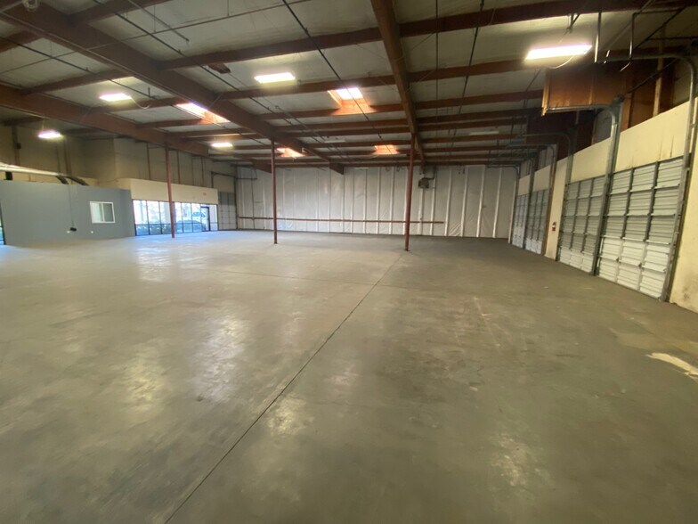 11717-11755 NE Marx St, Portland, OR à louer - Photo du bâtiment - Image 2 de 13