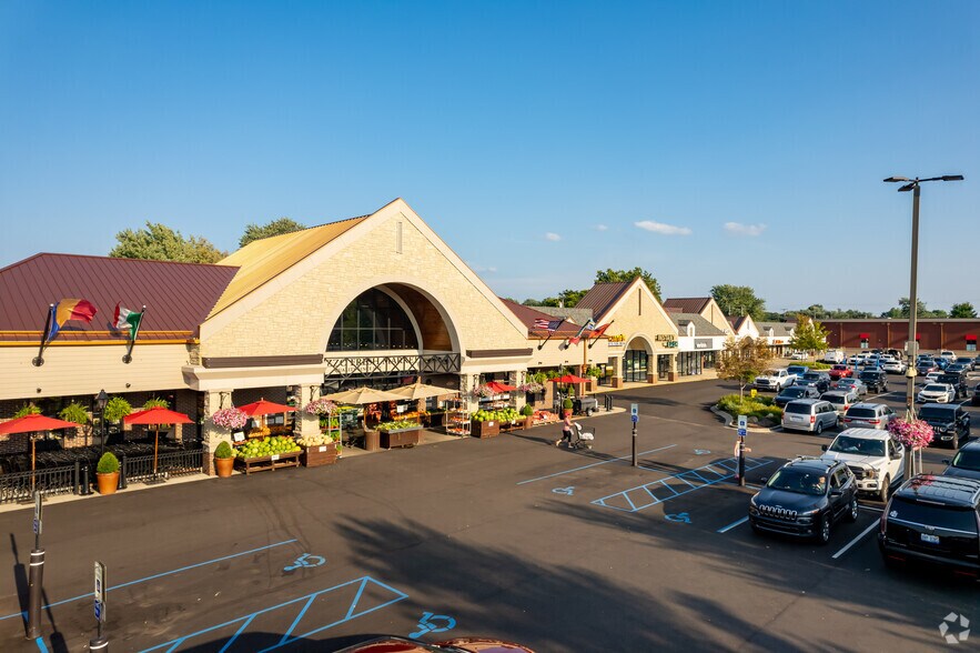 36570-36830 Garfield Rd, Clinton Township, MI à louer - Photo du bâtiment - Image 3 de 21