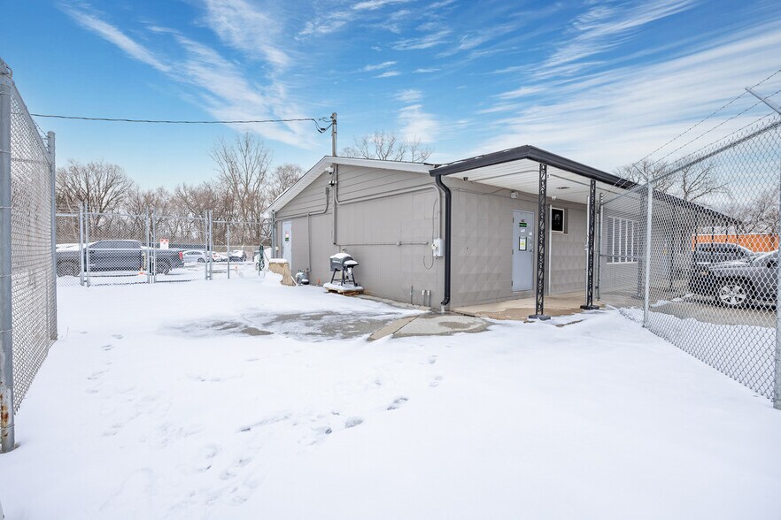 3120 E 170th St, Lansing, IL à vendre - Photo du bâtiment - Image 2 de 11