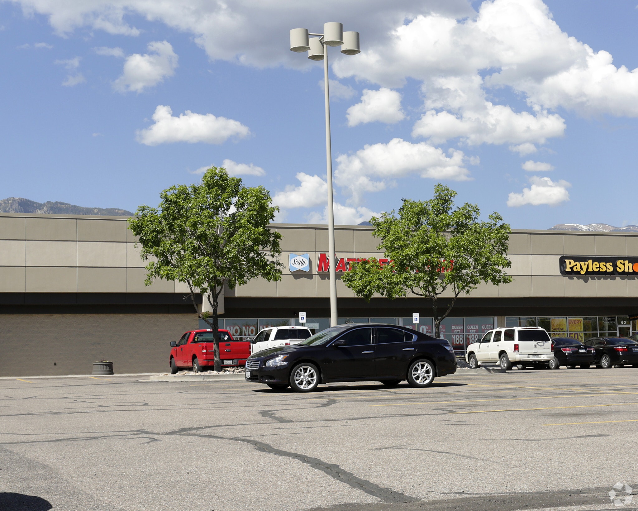 1660 E Cheyenne Mountain Blvd, Colorado Springs, CO for lease Primary Photo- Image 1 of 3