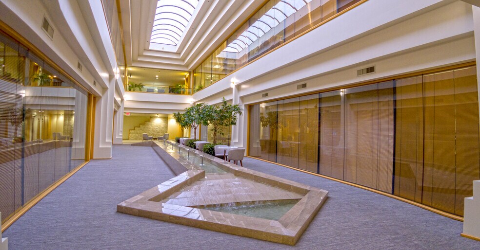 100 Stony Point Rd, Santa Rosa, CA à louer - Photo intérieure - Image 3 de 8