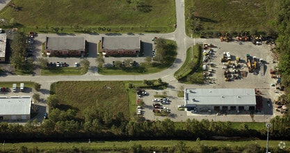 6381 Corporate Park Cir, Fort Myers, FL - AERIAL  map view