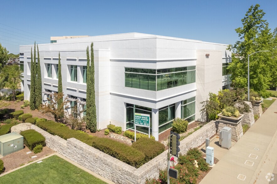 1490 Stone Point Dr, Roseville, CA for lease - Primary Photo - Image 1 of 5