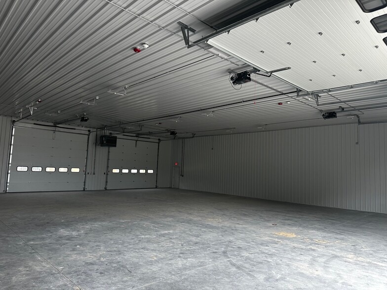 1353 East St, Morris, IL for lease - Interior Photo - Image 2 of 3