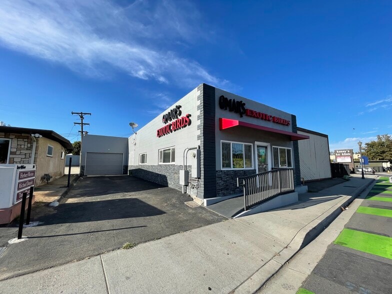 410 Vista Village Dr, Vista, CA for lease - Primary Photo - Image 1 of 33