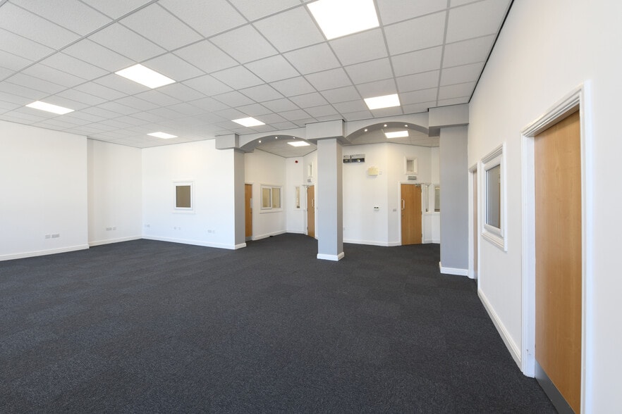 Chapel Rd, Oldham à louer - Photo du bâtiment - Image 2 de 7