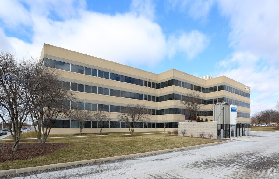 5965 E Broad St, Columbus, OH à louer - Photo du bâtiment - Image 2 de 4
