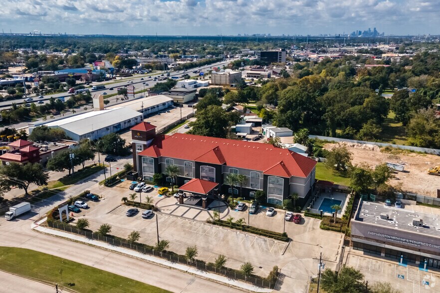 930 Normandy St, Houston, TX à vendre - Photo du bâtiment - Image 3 de 3