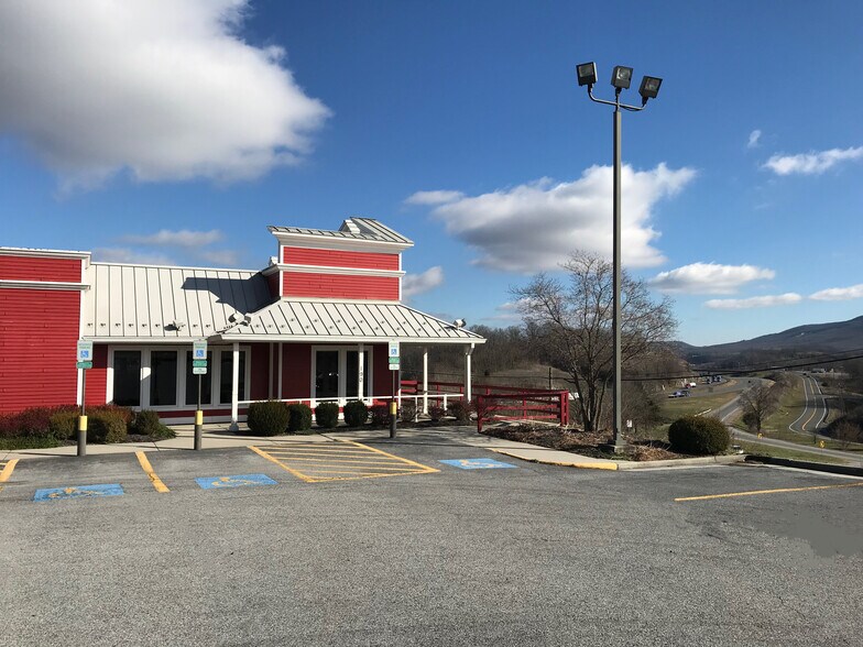 190 Lithia Rd, Wytheville, VA à vendre - Photo du bâtiment - Image 2 de 2