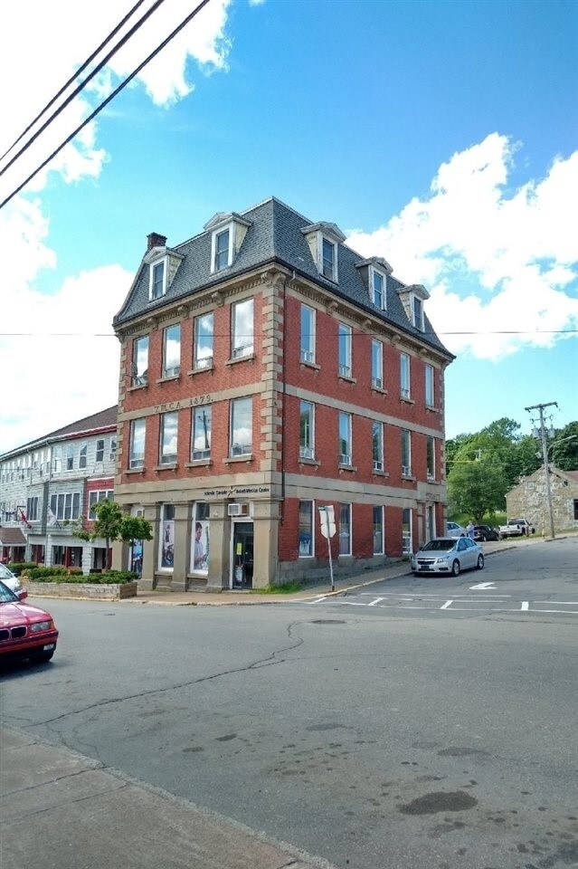 30 Water St, Pictou, NS for sale Primary Photo- Image 1 of 1