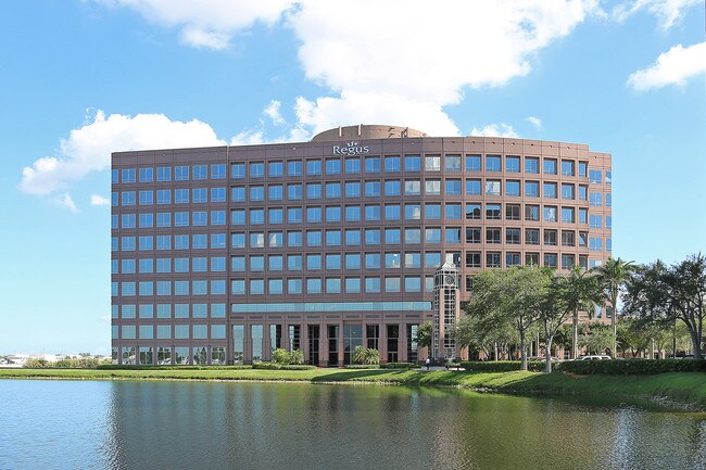 Plus de détails pour 5201 Waterford District Dr, Miami, FL - Coworking à louer