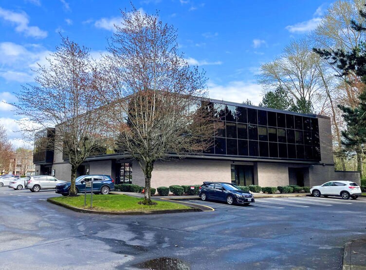 6835 Fort Dent Way, Tukwila, WA for lease Building Photo- Image 1 of 2