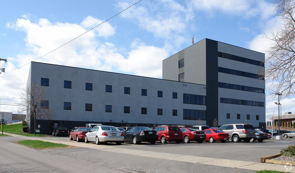 2250-2300 W Ridge Rd, Greece, NY à louer - Photo du bâtiment - Image 2 de 69