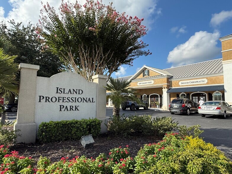 100-126 Island Professional Park, Saint Simons Island, GA à vendre - Photo du bâtiment - Image 2 de 12