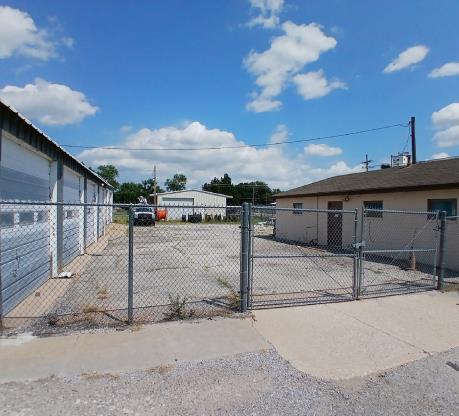 810 S Iuka St, Pratt, KS à vendre - Photo du bâtiment - Image 2 de 5