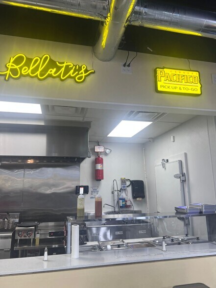 4049 Boat Club Rd, Lake Worth, TX for sale - Interior Photo - Image 2 of 13