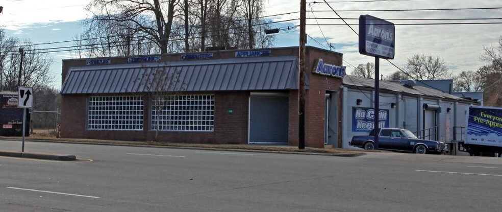 2325 Freedom Dr, Charlotte, NC for lease - Building Photo - Image 3 of 3