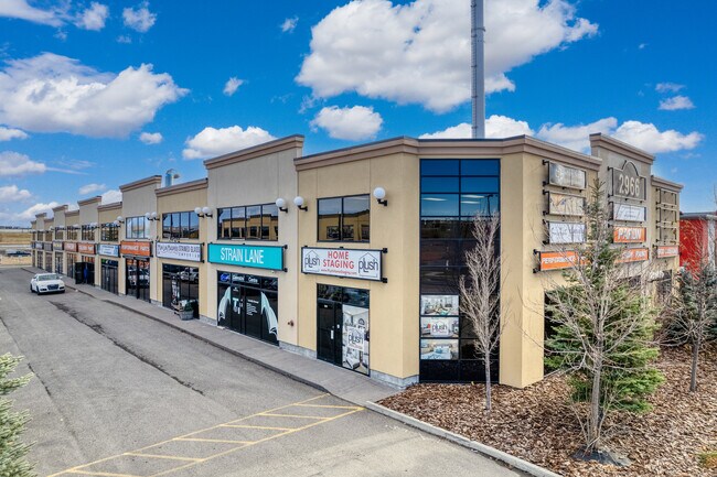 Plus de détails pour 2966 Main St SE, Airdrie, AB - Flex à vendre