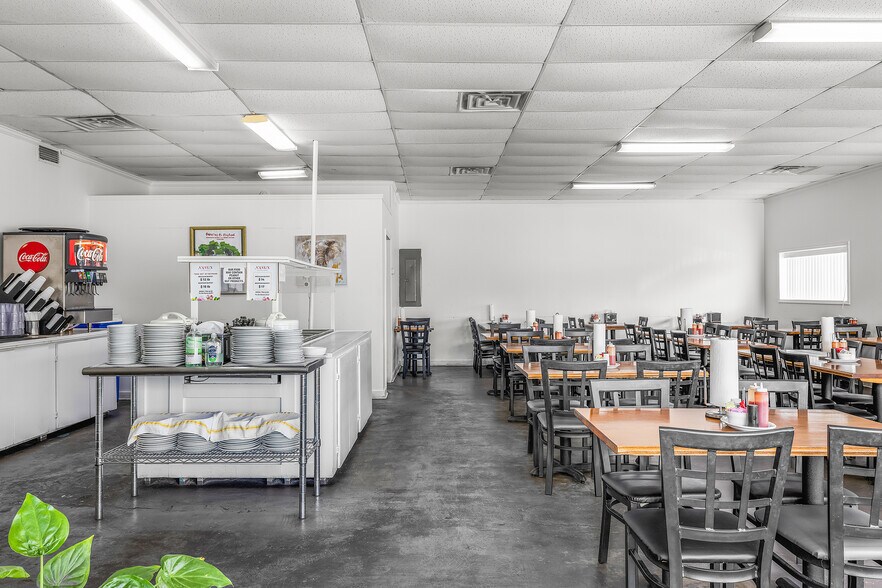 697 W Cherry St, Jesup, GA à vendre - Photo du bâtiment - Image 3 de 46