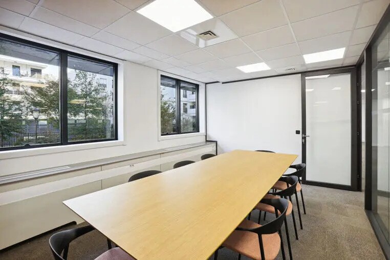 Office in Levallois-Perret for lease - Building Photo - Image 2 of 18