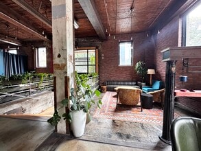 1439 NW Marshall St, Portland, OR for lease Interior Photo- Image 2 of 26