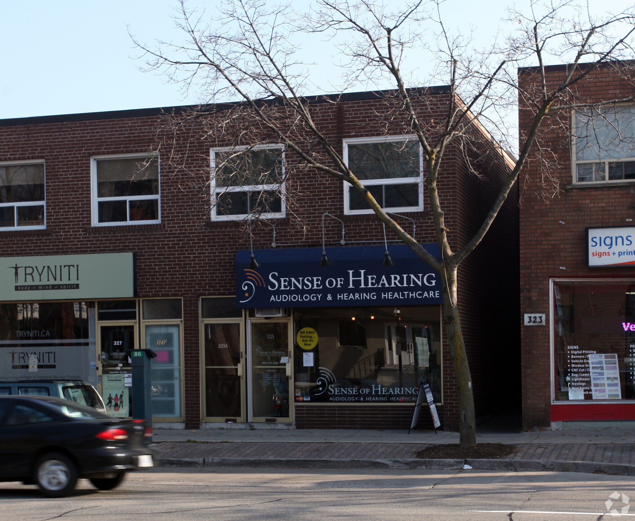 325-331 Lakeshore Rd E, Mississauga, ON à vendre Photo principale- Image 1 de 1