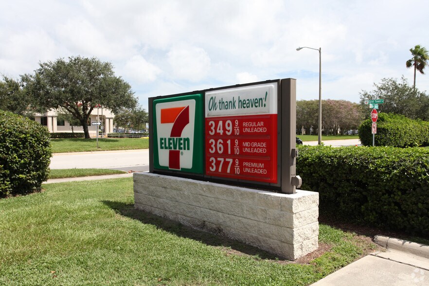 13902 Egret Tower Dr, Orlando, FL à louer - Photo du bâtiment - Image 3 de 7