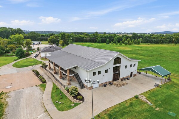 1616 Oil Well Rd, Jefferson City, MO à vendre - Photo du bâtiment - Image 3 de 91