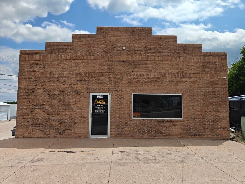 908 W C St, McCook, NE à vendre - Photo du bâtiment - Image 2 de 23