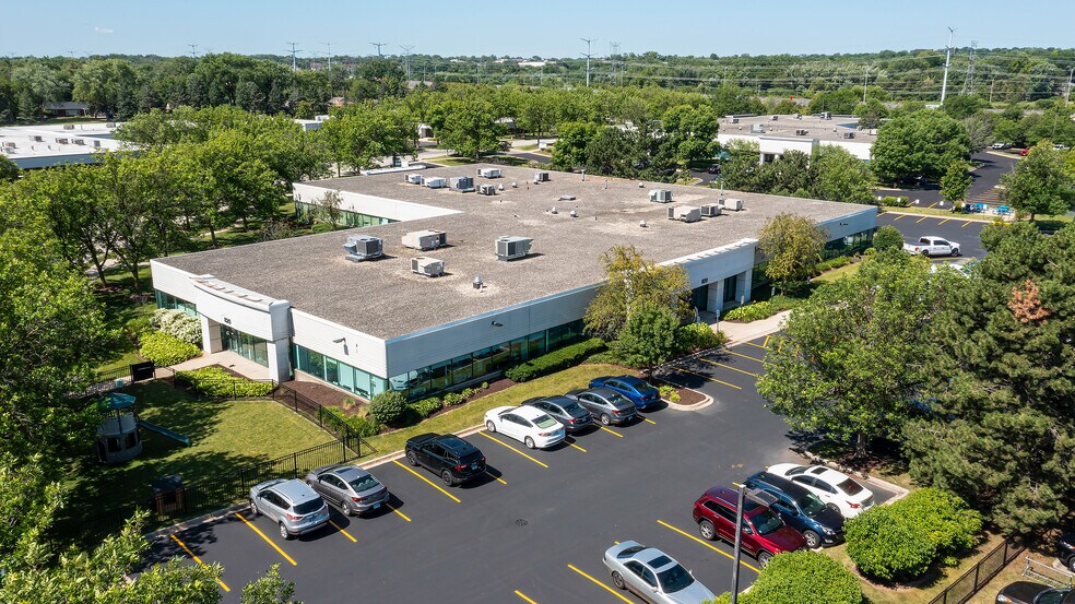 821-881 Parkview Blvd, Lombard, IL à louer - Photo du bâtiment - Image 2 de 16