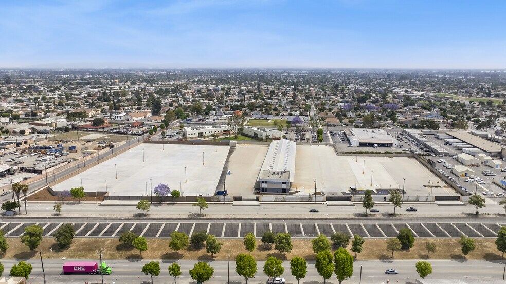 500 S Alameda St, East Rancho Dominguez, CA à louer - Photo du bâtiment - Image 2 de 6