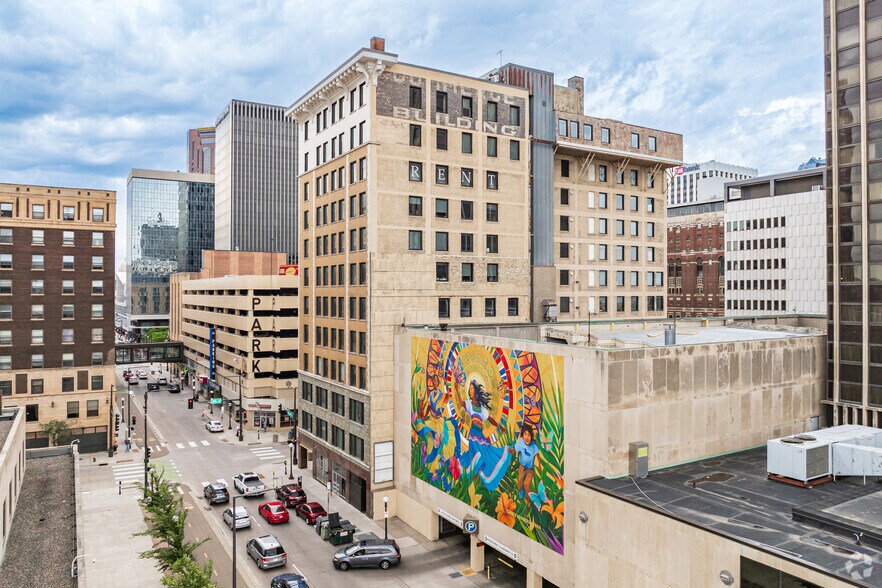 10 4th St E, Saint Paul, MN à louer - Photo du bâtiment - Image 3 de 14