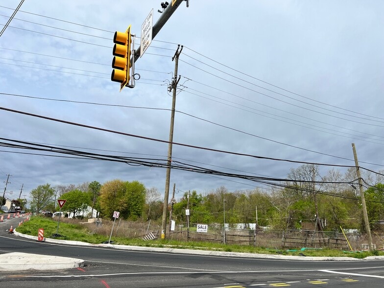 4118 E Bristol Rd, Feasterville Trevose, PA for sale - Building Photo - Image 3 of 4