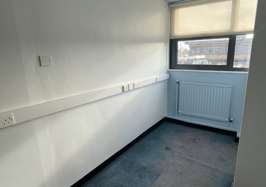 Victoria Rd, Washington for lease Interior Photo- Image 1 of 9