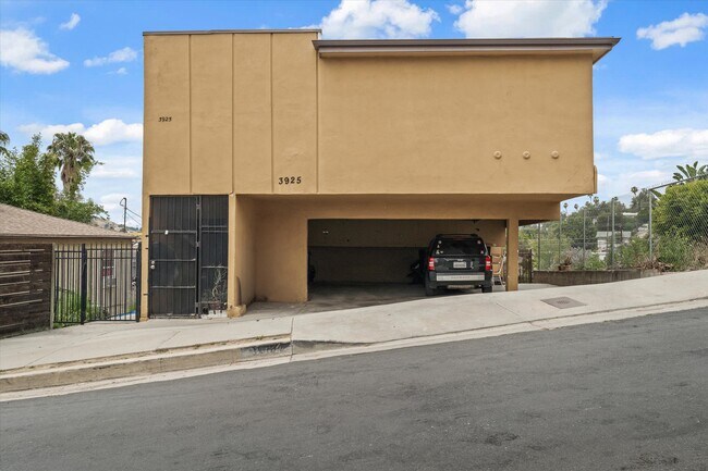 Plus de détails pour 3926 Guardia Ave, Los Angeles, CA - Multi-résidentiel à vendre