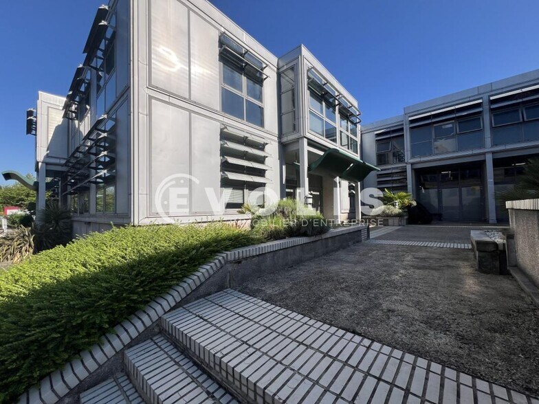 Flex dans Sucy-en-Brie à louer - Photo du bâtiment - Image 3 de 19
